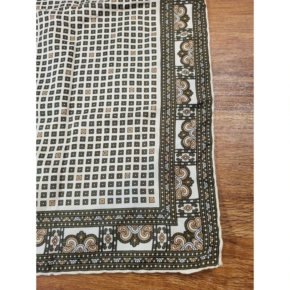 Saks Fifth Avenue 26×26